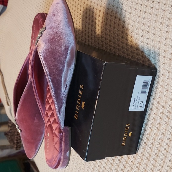 Birdies The Swan Jeweled Raspberry Velvet Mule - Picture 9 of 15